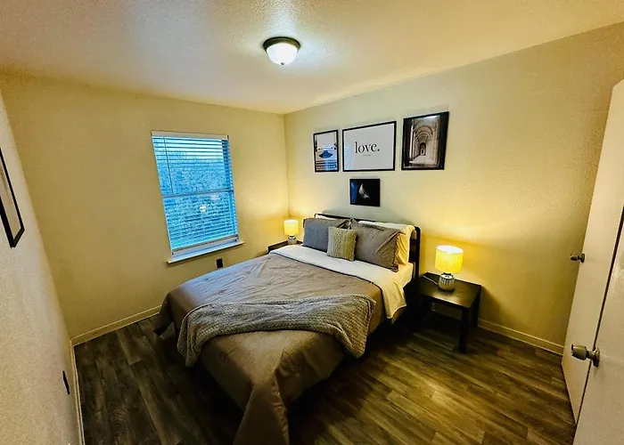 Stylish And Cozy Townhouse Apartment Killeen