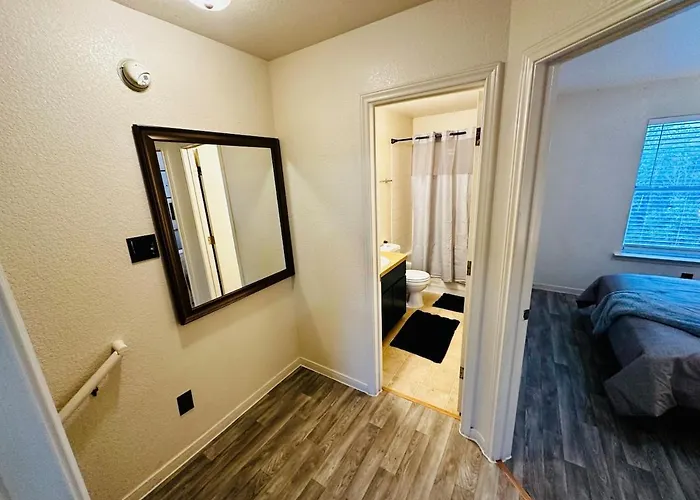 Stylish And Cozy Townhouse * Killeen